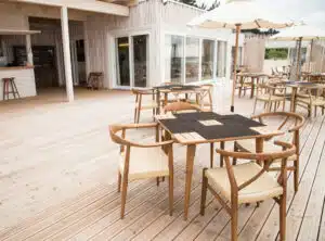 Terrasse en bois pour une paillote