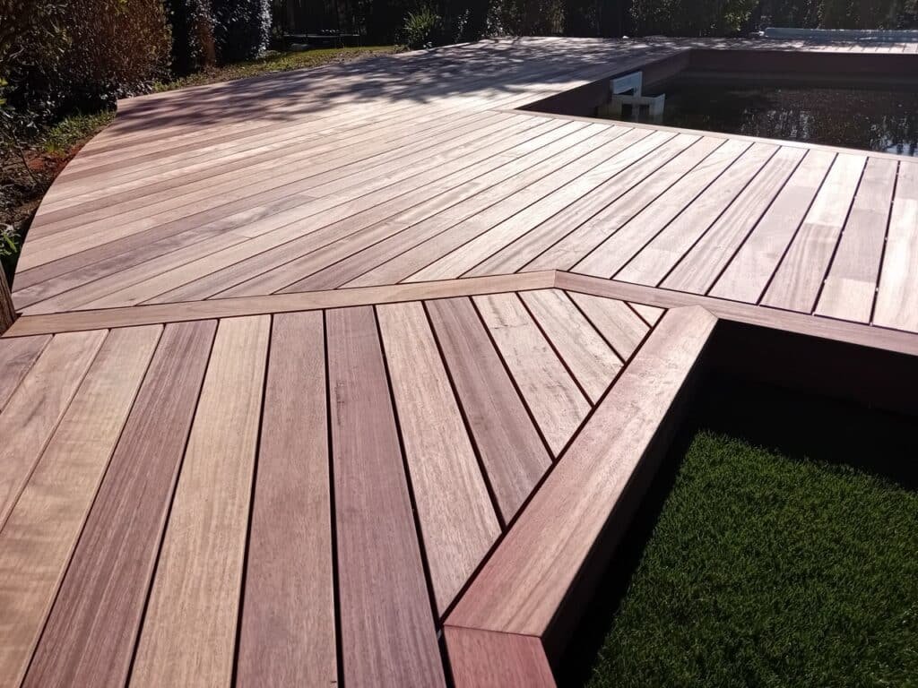 Installateur de terrasse, bardage bois et gazon synthétique